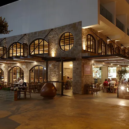 Apartmanhotel Melpo Antia & 4*