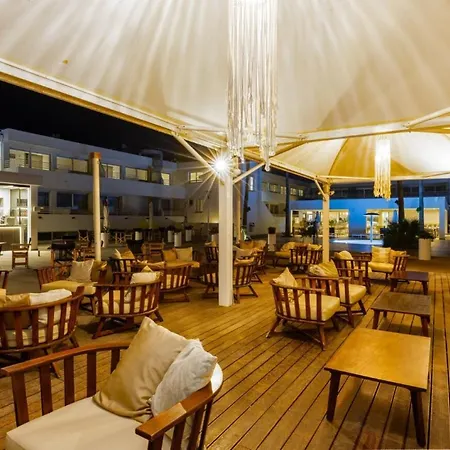 Melpo Antia & Apartmanhotel Ajía Nápa